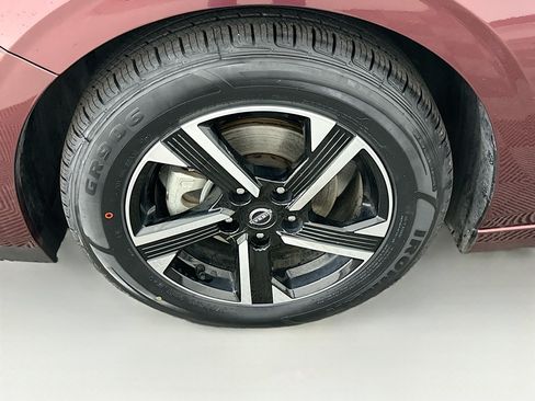Used 2024 Nissan Sentra SV FWD image 11