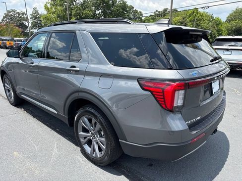 Used 2025 Ford Explorer Active w/ Active Comfort Package AWD/4WD image 3