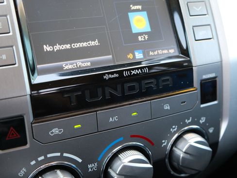 Used 2017 Toyota Tundra SR5 w/ SR5 Upgrade Package image 31