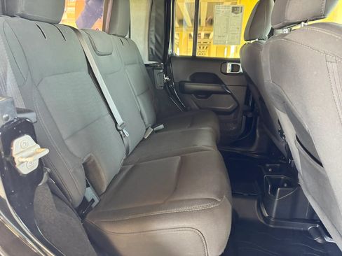 Used 2020 Jeep Wrangler Unlimited Sahara AWD/4WD image 24