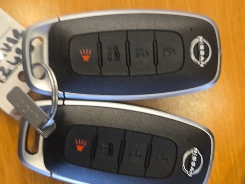 New 2025 Nissan Versa SV w/ Trunk Package image 29