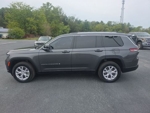 Used 2022 Jeep Grand Cherokee L Limited image 3