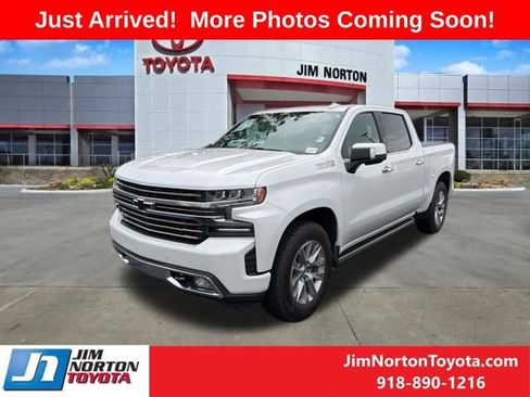 Used 2021 Chevrolet Silverado 1500 High Country w/ Technology Package image 2