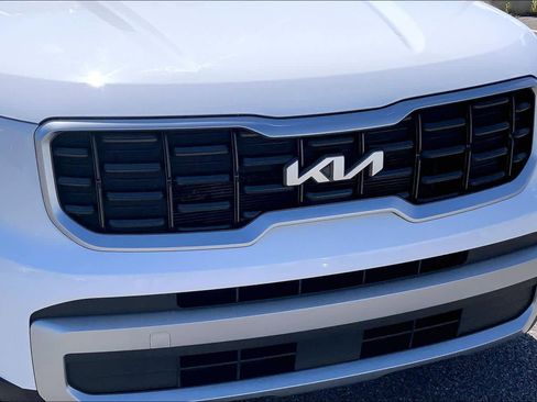 Used 2024 Kia Telluride S FWD image 28