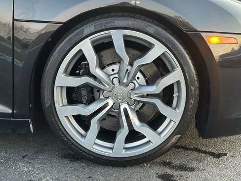 Used 2011 Audi R8 V10 image 18