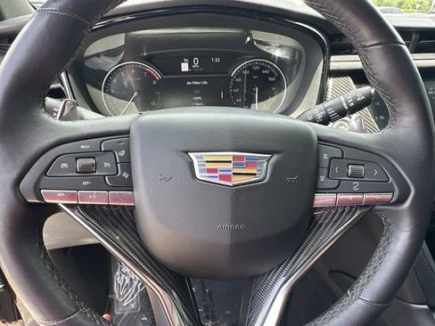 Certified 2024 Cadillac XT6 Sport w/ LPO, Onyx Lite Package AWD/4WD image 19