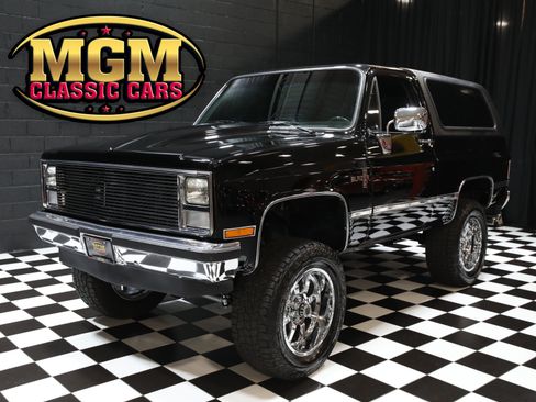 Used 1987 Chevrolet Blazer 4WD image 1