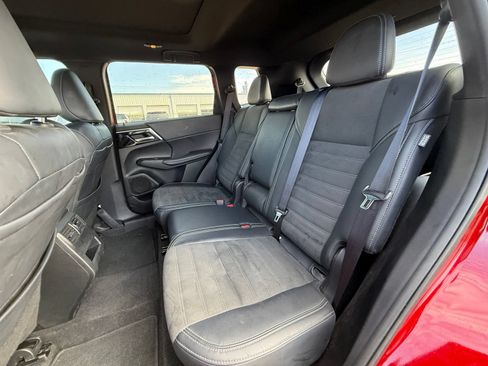 Used 2024 Mitsubishi Outlander SE FWD image 13