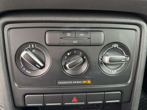 Used 2019 Volkswagen Beetle 2.0T S image 20