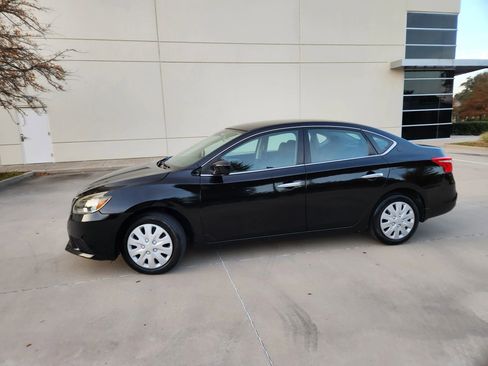 Used 2018 Nissan Sentra S image 10