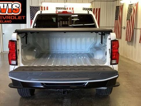 Used 2024 Chevrolet Colorado Z71 w/ Z71 Convenience Package 2 AWD/4WD image 11