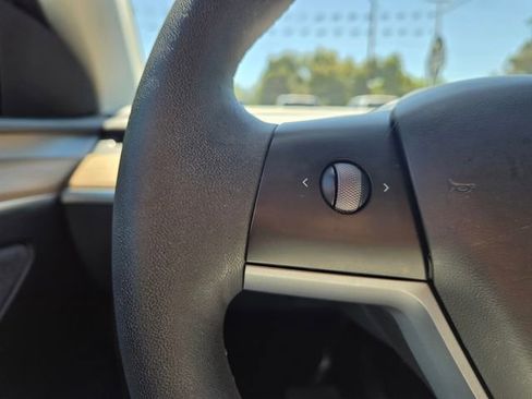 Used 2023 Tesla Model Y Long Range AWD/4WD image 26