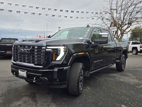 Used 2024 GMC Sierra 2500 Denali Ultimate w/ Max Trailering Package image 8
