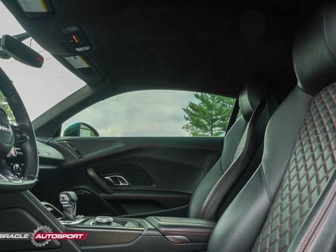 Used 2017 Audi R8 V10 w/ Carbon Exterior Package AWD/4WD image 21