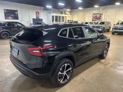 Used 2024 Chevrolet Trax RS w/ Driver Confidence Package FWD image 3