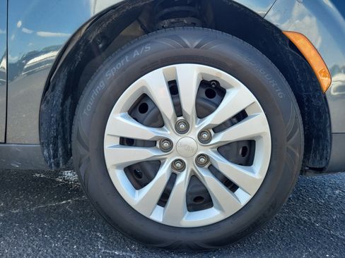 Used 2024 Kia Soul LX FWD image 8