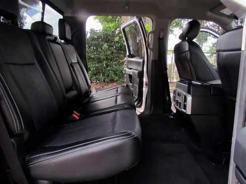 Used 2018 Ford F150 Lariat w/ Trailer Tow Package image 22