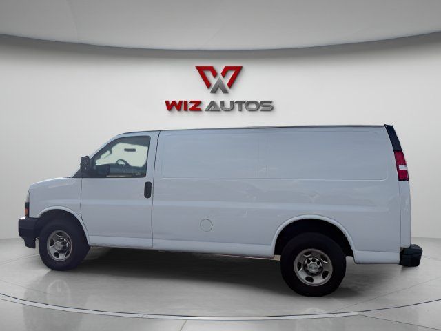 Used 2021 Chevrolet Express 2500 RWD image 2