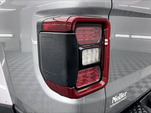 Used 2020 Jeep Gladiator Overland AWD/4WD image 31