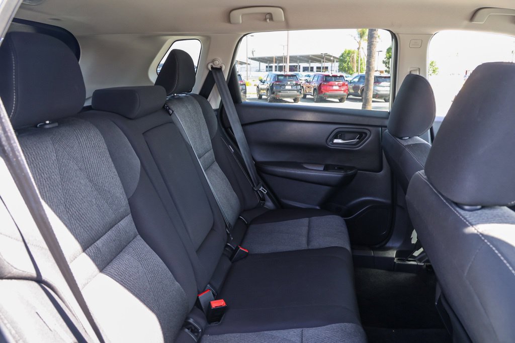 Used 2024 Nissan Rogue SV FWD image 19