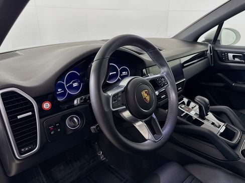 Certified 2019 Porsche Cayenne image 4