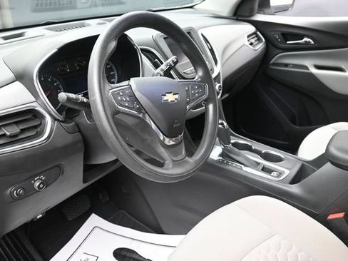 Used 2021 Chevrolet Equinox LS w/ LS Convenience Package FWD image 8