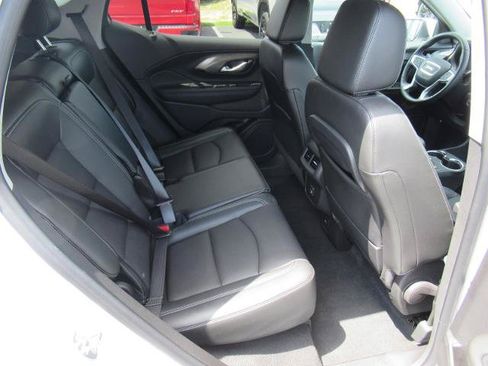 Certified 2024 GMC Terrain SLT FWD image 32