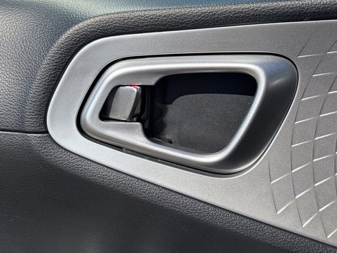 Used 2025 Kia Soul LX image 17