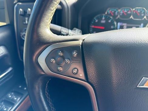 Used 2018 Chevrolet Silverado 1500 High Country image 34