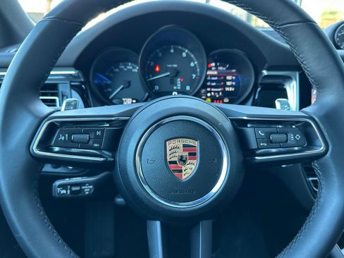 Used 2025 Porsche Macan AWD/4WD image 29