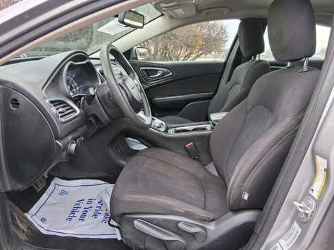Used 2015 Chrysler 200 Limited image 14