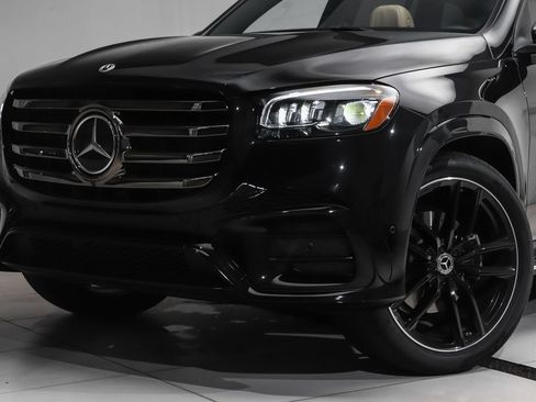 Used 2025 Mercedes-Benz GLS 450 4MATIC image 2
