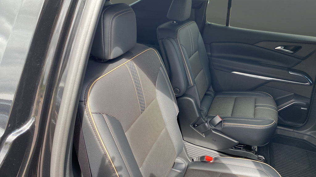 Used 2026 Chevrolet Traverse High Country w/ LPO, Floor Liner Package AWD/4WD image 12