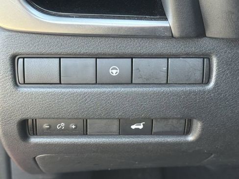 Used 2022 Nissan Rogue SL w/ SL Premium Package image 17