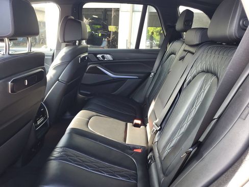 Used 2025 BMW X5 xDrive50e AWD/4WD image 10
