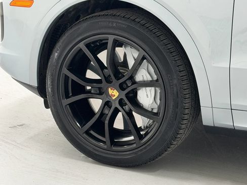 Used 2020 Porsche Cayenne Turbo AWD/4WD image 47