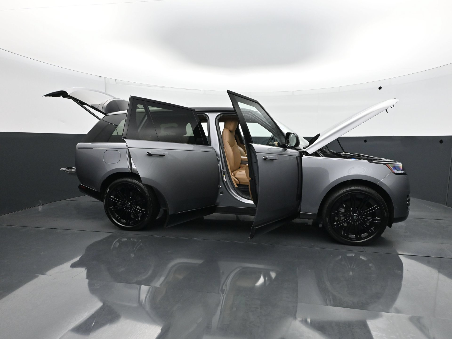 Used 2025 Land Rover Range Rover Long Wheelbase SE AWD/4WD image 36