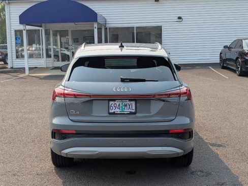 Used 2023 Audi Q4 e-tron Premium Plus w/ Premium Plus RWD image 4