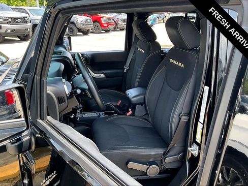 Used 2014 Jeep Wrangler Unlimited Sahara AWD/4WD image 19