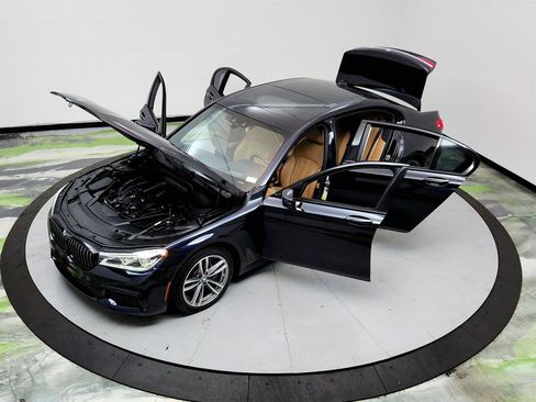 Used 2016 BMW 750i image 38