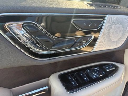 Used 2023 Lincoln Navigator L Reserve AWD/4WD image 10