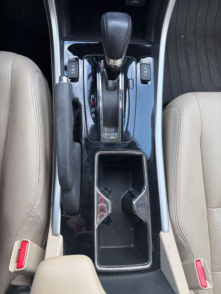 Used 2017 Honda Accord EX-L image 24