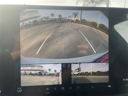 Used 2022 Tesla Model S image 14