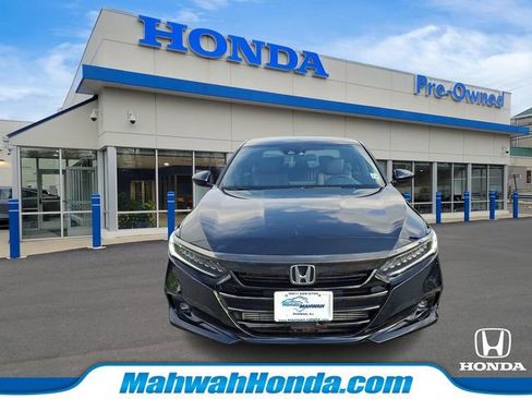 Used 2022 Honda Accord Sport image 2