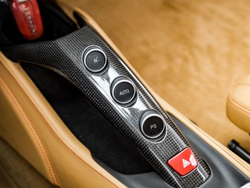 Used 2017 Ferrari 488 GTB RWD image 70