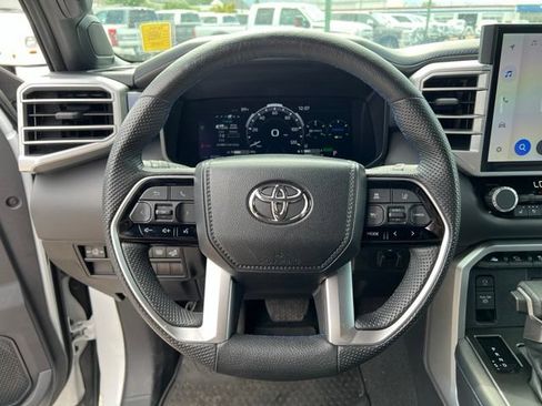 Used 2024 Toyota Tundra Platinum AWD/4WD image 27