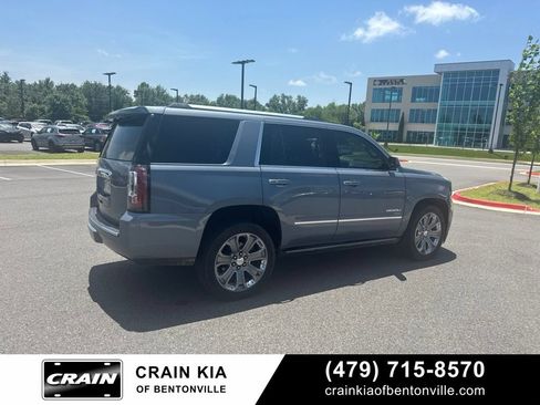 Used 2015 GMC Yukon Denali w/ Premium Package AWD/4WD image 11