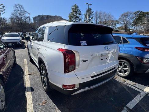 Used 2021 Hyundai Palisade SEL w/ Convenience Package image 3