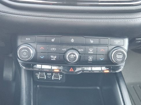 Used 2022 Dodge Durango GT image 19