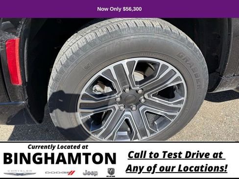 Used 2023 Jeep Wagoneer 4WD w/ Premium Group I image 26